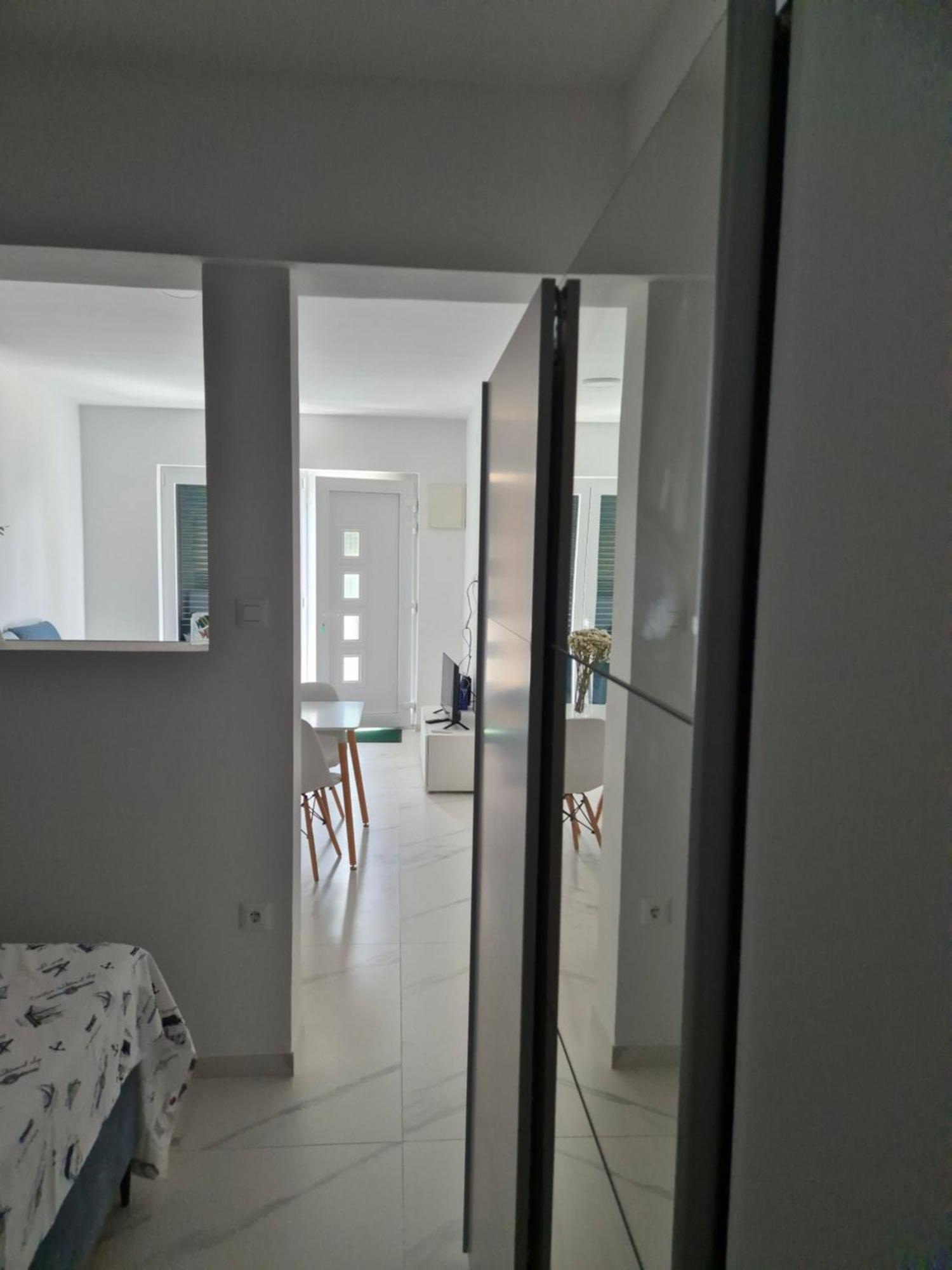 Apartman Bauer - Omis- Nemira Bilik gambar